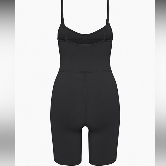 Wilfred Free
Wherever Romper from Aritzia - Picture 2 of 4